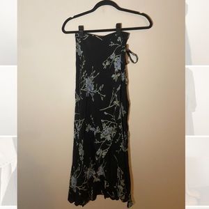 Reformation Black Floral Wrap Skirt Size XS.